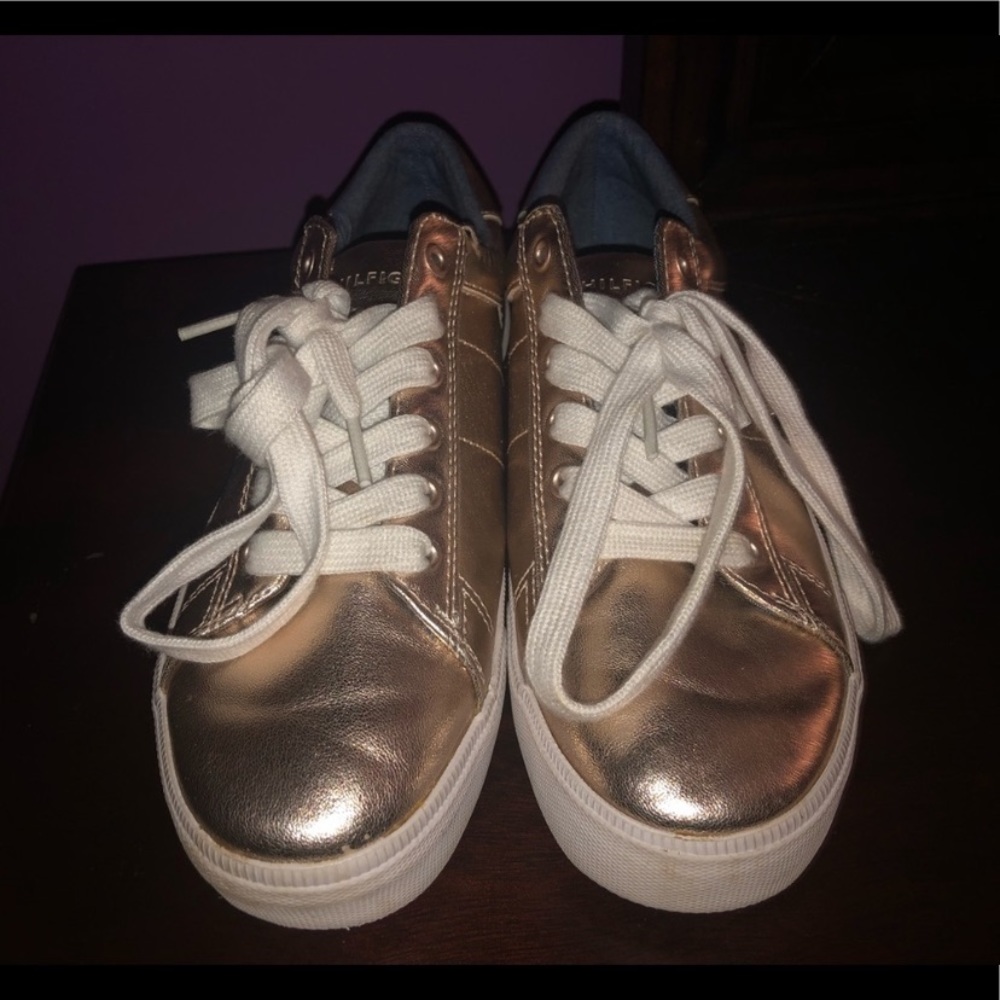 tommy hilfiger tennis shoes